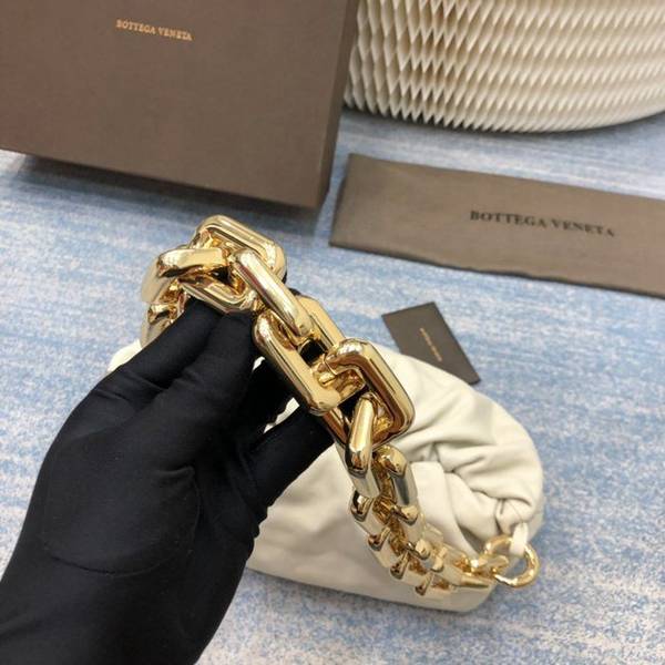 高仿網台灣BOTTEGA VENETAThe Chain pouch 2020 bv雲朵包柔軟牛皮blpj13353 7 高仿網台灣BOTTEGA VENETAThe Chain pouch 2020 bv雲朵包柔軟牛皮blpj13353