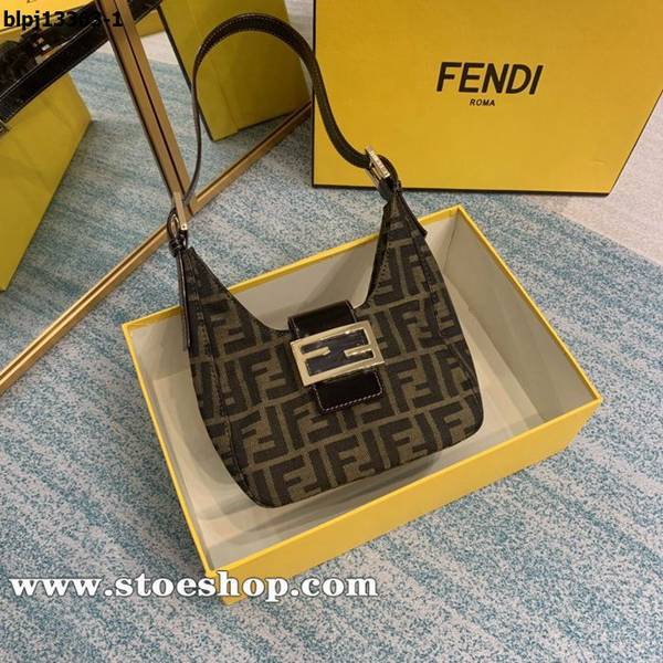 原單FENDI雷哈娜同款Fendi老花單肩腋下包頭層油蠟牛皮blpj13363