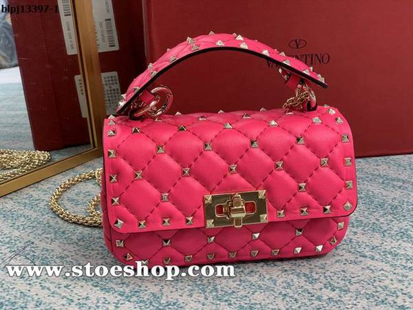 高仿包包Valentino螢光色Valentino Garavani Rockstud Spike bag0124柔軟皺紋小羊皮blpj13397