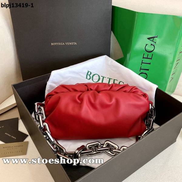 高仿名牌BOTTEGA VENETA紅色鏈條雲朵包blpj13419
