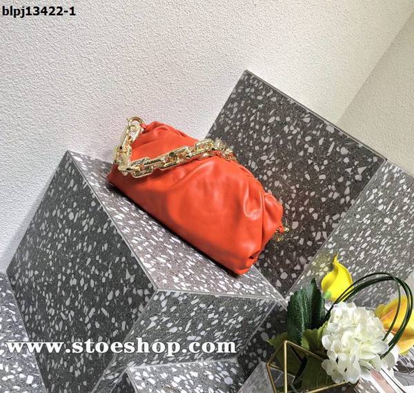 高仿包台灣BOTTEGA VENETABottega Veneta Chain Pouch金屬鏈條雲朵手拿單肩blpj13422
