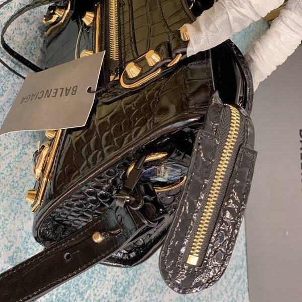 高仿包 balenciaga 鱷魚紋機車包