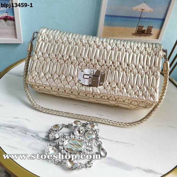 高仿包miumiu淺金MIUMIU新版5BD233#鑽石鏈條包專櫃最新鑽鎖小提花皺褶凸紋壓花做法頂級進口羊皮blpj13459