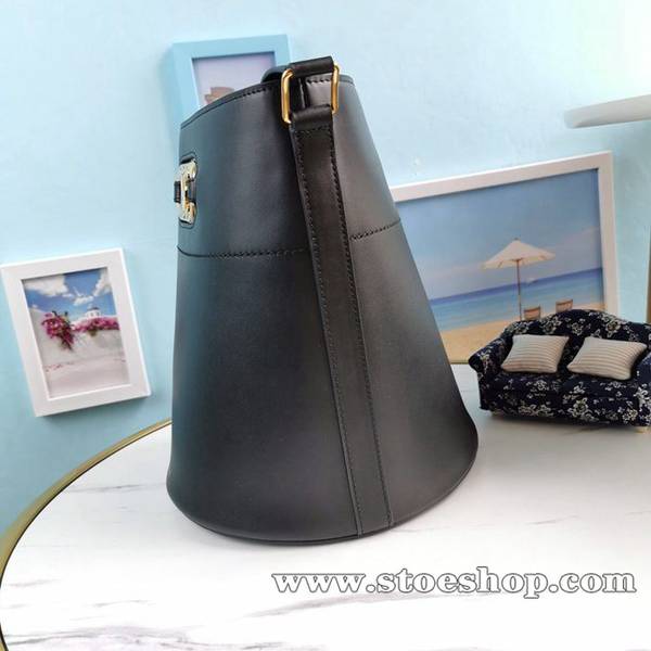 經典款A貨celine新品水桶新品秀場SHOW Maillon_ F/W2020秋冬小牛皮水桶blpj13520 3 經典款A貨celine新品水桶新品秀場SHOW Maillon_ F/W2020秋冬小牛皮水桶blpj13520