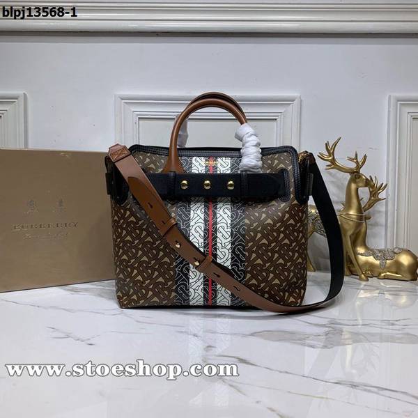 高仿名牌包burberry貝爾特包敞口式托特包款「The Belt 貝爾特包」柔軟的雙色皮革打造blpj13568 1 高仿名牌包burberry貝爾特包敞口式托特包款「The Belt 貝爾特包」柔軟的雙色皮革打造blpj13568