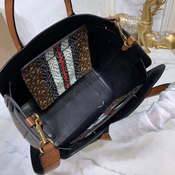 高仿名牌包burberry貝爾特包敞口式托特包款「The Belt 貝爾特包」柔軟的雙色皮革打造blpj13568 5 高仿名牌包burberry貝爾特包敞口式托特包款「The Belt 貝爾特包」柔軟的雙色皮革打造blpj13568