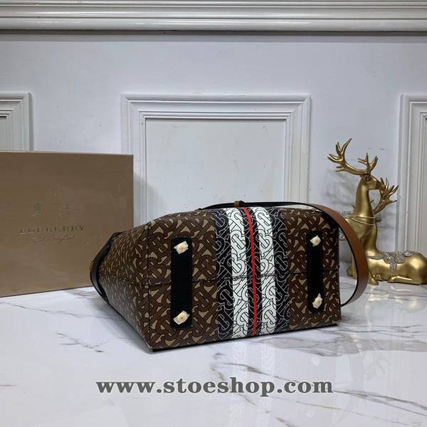 高仿名牌包burberry貝爾特包敞口式托特包款「The Belt 貝爾特包」柔軟的雙色皮革打造blpj13568 8 高仿名牌包burberry貝爾特包敞口式托特包款「The Belt 貝爾特包」柔軟的雙色皮革打造blpj13568