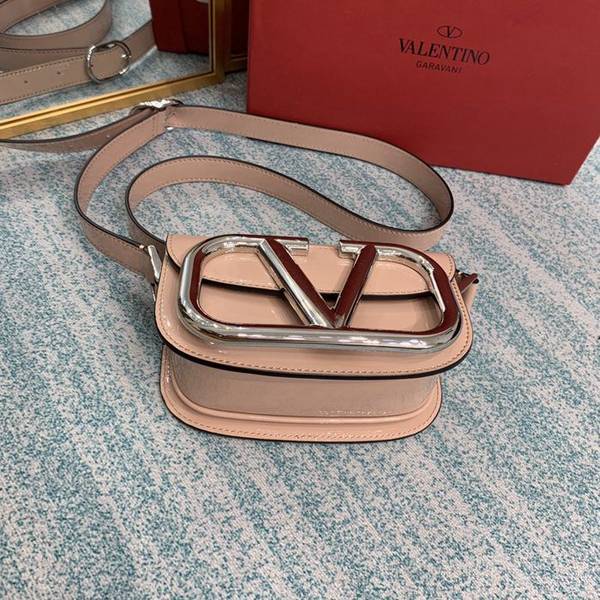 高仿精品推薦Valentino漆皮白鋼扣金扣風琴包Valentino Garavani MAXI 2020款金屬LOGO小牛皮斜挎包blpj13618 9 高仿精品推薦Valentino漆皮白鋼扣金扣風琴包Valentino Garavani MAXI 2020款金屬LOGO小牛皮斜挎包blpj13618