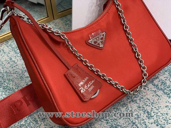 奢侈品1:1prada紅色頂級原單Prada新款nylon Hobo手拎/腋下包blpj13625 4 奢侈品1:1prada紅色頂級原單Prada新款nylon Hobo手拎/腋下包blpj13625