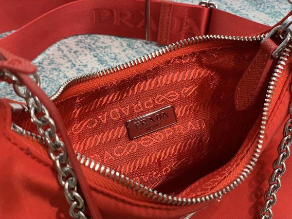 奢侈品1:1prada紅色頂級原單Prada新款nylon Hobo手拎/腋下包blpj13625 7 奢侈品1:1prada紅色頂級原單Prada新款nylon Hobo手拎/腋下包blpj13625