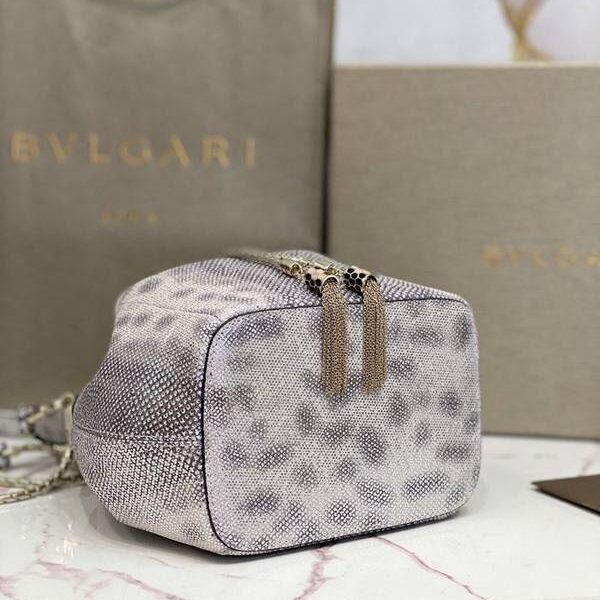 竭誠精品BVLGARI 新款限量水桶包蛇皮款287614【銀色】 採用進口蛇皮內裏小羊皮blpj13663