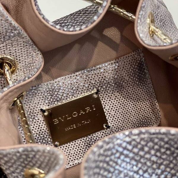 竭誠精品BVLGARI 新款限量水桶包蛇皮款287614【銀色】 採用進口蛇皮內裏小羊皮blpj13663