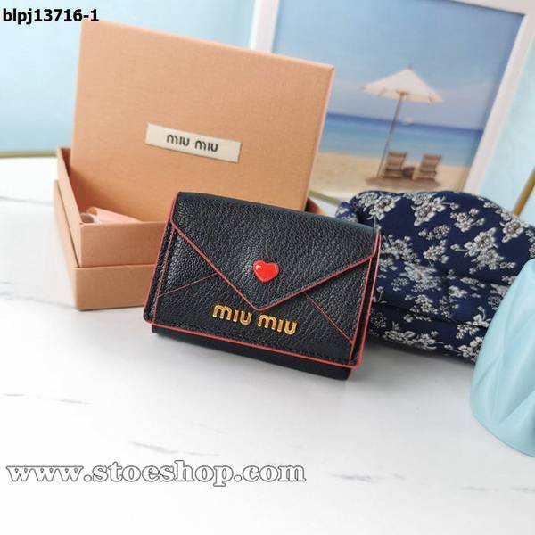 高仿包miumiu專櫃最新系列錢包三折短款錢夾拼色設計blpj13716 1 高仿包miumiu專櫃最新系列錢包三折短款錢夾拼色設計blpj13716