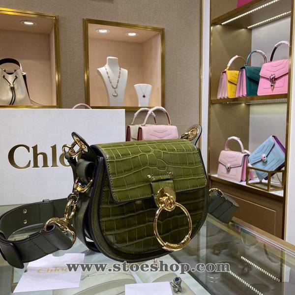 高仿chloeChloe本季新品“Tess”單肩包馬術風格採用鱷魚紋皮革、蜥蜴紋皮革和光滑皮革精製而成blpj13747 2 高仿chloeChloe本季新品“Tess”單肩包馬術風格採用鱷魚紋皮革、蜥蜴紋皮革和光滑皮革精製而成blpj13747
