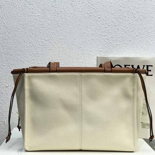 頂級原單LOEWE羅意威專櫃新品特色米白色布包cushion tote bag進口帆布搭配進口小牛皮blpj13778