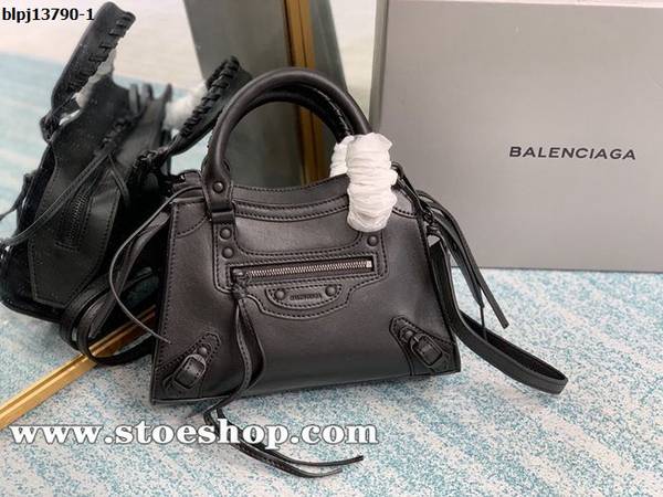 竭誠精品balenciaga平紋Neo Classic機車包blpj13790
