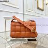 原單A貨BOTTEGA VENETACassette全皮枕頭包 Bottega Veneta立體格子柔軟高級小牛皮blpj13809