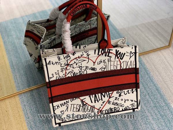 原單celineChristian Amour book tote 七夕系列款濃墨重彩大紅清爽奶油白主色系38種不同語言的“我愛你”塗鴉blpj13817 2 原單celineChristian Amour book tote 七夕系列款濃墨重彩大紅清爽奶油白主色系38種不同語言的“我愛你”塗鴉blpj13817