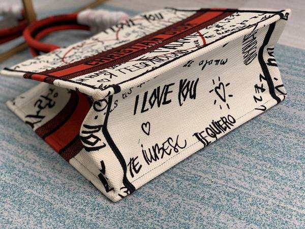原單celineChristian Amour book tote 七夕系列款濃墨重彩大紅清爽奶油白主色系38種不同語言的“我愛你”塗鴉blpj13817 9 原單celineChristian Amour book tote 七夕系列款濃墨重彩大紅清爽奶油白主色系38種不同語言的“我愛你”塗鴉blpj13817