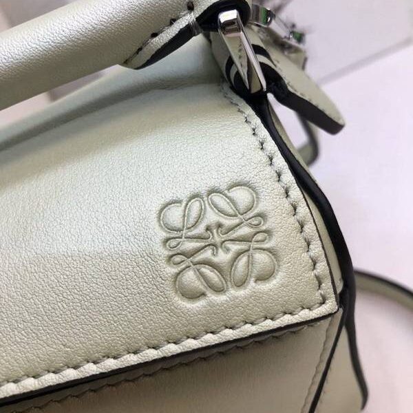 原單複製LOEWE珍珠淡綠羅意威全新推出puzzle mini 進口小牛皮 德國進口莎菲線blpj13872