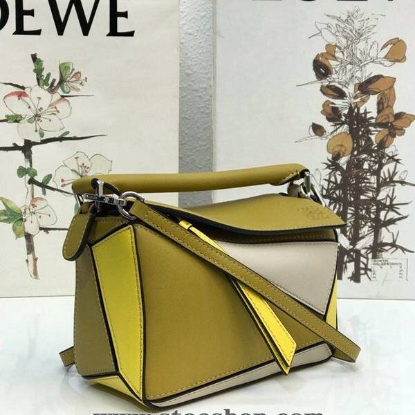 A貨1:1LOEWE黃拼白羅意威全新推出puzzle mini 進口小牛皮 德國進口莎菲線blpj13877 9 A貨1:1LOEWE黃拼白羅意威全新推出puzzle mini 進口小牛皮 德國進口莎菲線blpj13877