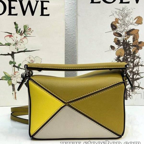 A貨1:1LOEWE黃拼白羅意威全新推出puzzle mini 進口小牛皮 德國進口莎菲線blpj13877 10 A貨1:1LOEWE黃拼白羅意威全新推出puzzle mini 進口小牛皮 德國進口莎菲線blpj13877