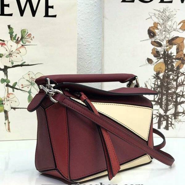 a貨高仿LOEWE酒紅拼白羅意威全新推出puzzle mini 進口小牛皮 德國進口莎菲線blpj13878