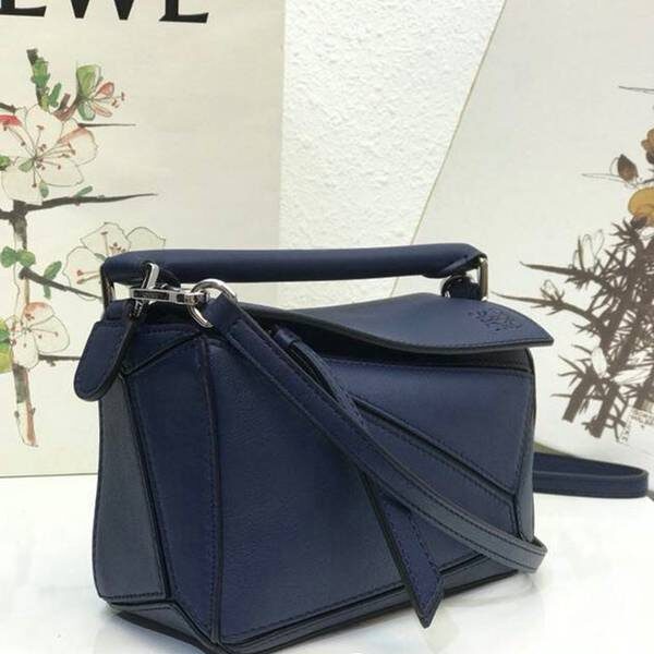 高仿名牌包LOEWE深蘭羅意威全新推出puzzle mini 進口小牛皮 德國進口莎菲線blpj13879