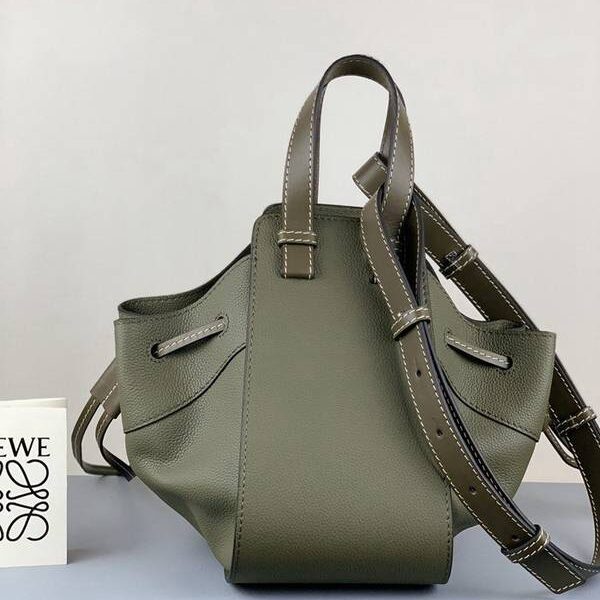 a貨LOEWEhammock小號3046A拉繩式開口一級牛皮blpj13900