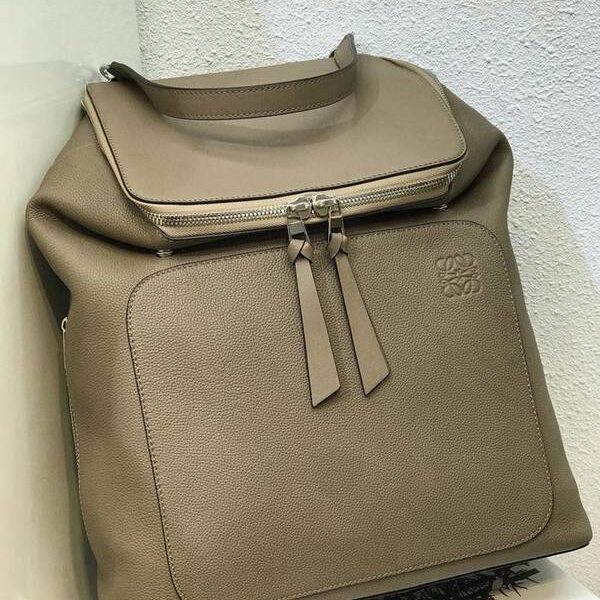 高仿包包批發LOEWE羅意威專櫃新款雙肩包荔枝卡其義大利原裝進口皮blpj13958