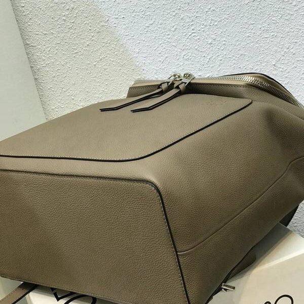 高仿包包批發LOEWE羅意威專櫃新款雙肩包荔枝卡其義大利原裝進口皮blpj13958
