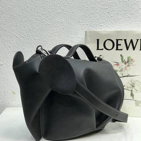 A貨之家LOEWE最走秀款大象進囗小牛皮拼接而成blpj14029