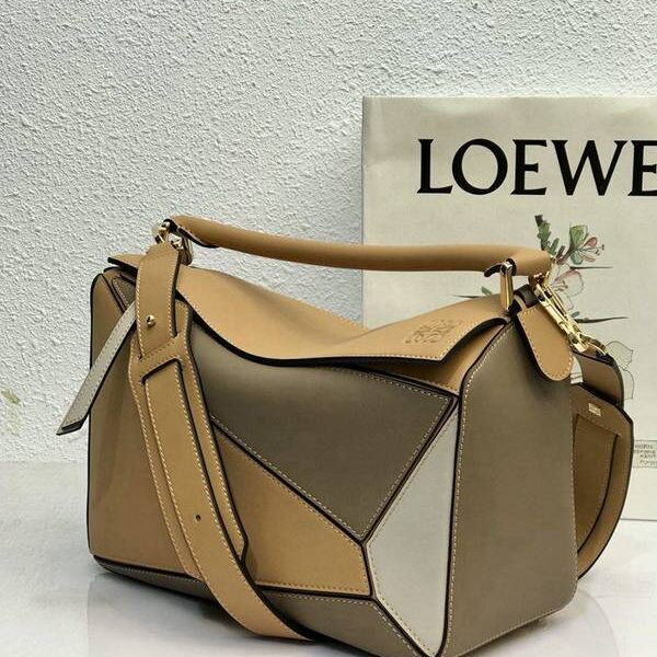 奢侈品高仿LOEWEPuzzle Bag10171棕/白blpj14084