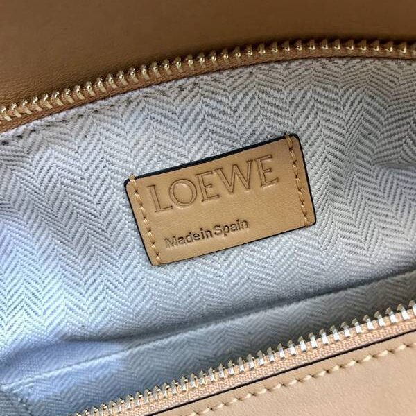 奢侈品高仿LOEWEPuzzle Bag10171棕/白blpj14084