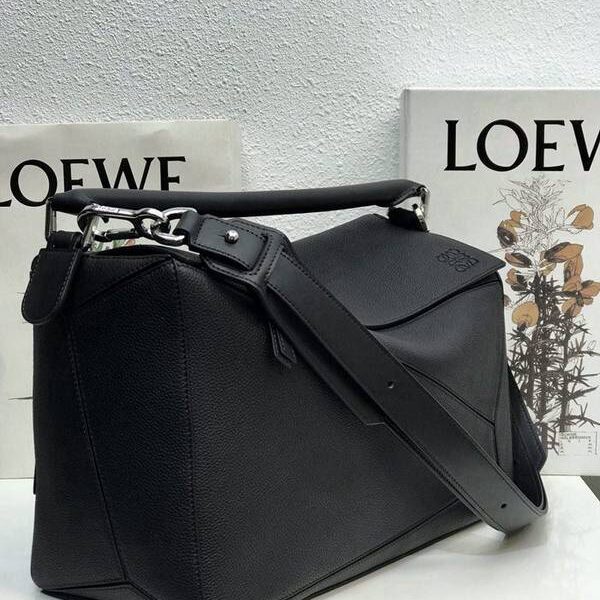 高仿LOEWE羅意威櫃專爆款Puzzle黑色荔枝男女通用進口西班牙小牛皮blpj14086