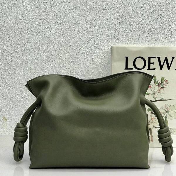 高仿奢侈品LOEWEFlamenco clutch系列福袋小牛皮blpj14090
