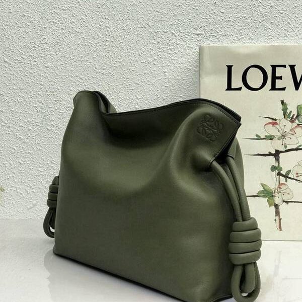 高仿奢侈品LOEWEFlamenco clutch系列福袋小牛皮blpj14090