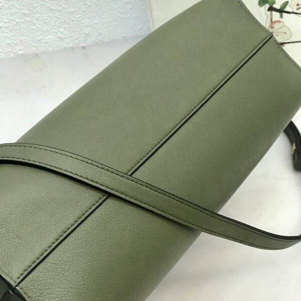 高仿奢侈品LOEWEFlamenco clutch系列福袋小牛皮blpj14090