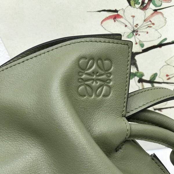 高仿奢侈品LOEWEFlamenco clutch系列福袋小牛皮blpj14090