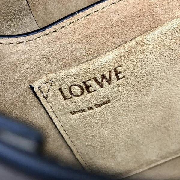 高仿a貨LOEWEGate馬鞍包 蝴蝶結不僅是裝飾，也是包蓋的唯一插口小牛皮blpj14093