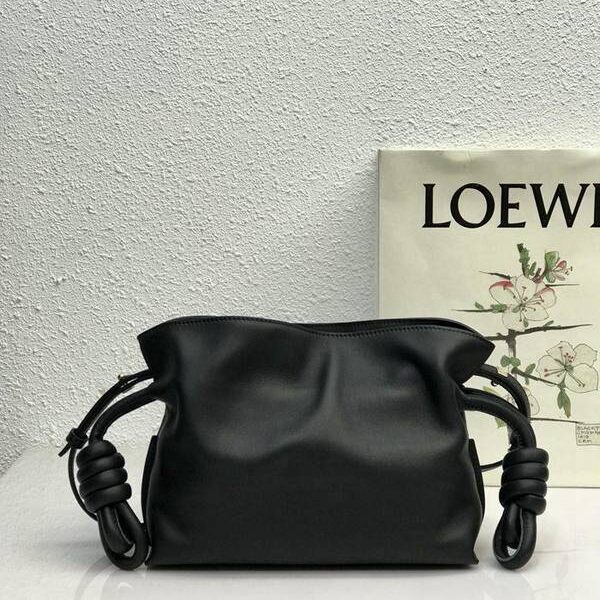 頂級高仿包包LOEWEFlamenco 迷你福袋柔軟細膩小牛皮blpj14094