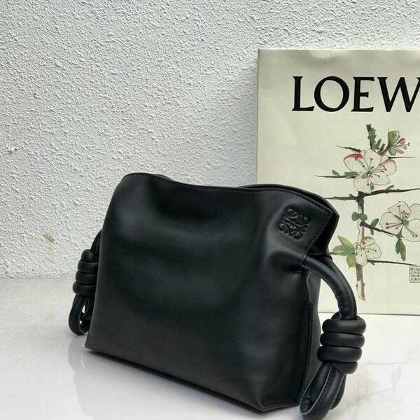 頂級高仿包包LOEWEFlamenco 迷你福袋柔軟細膩小牛皮blpj14094