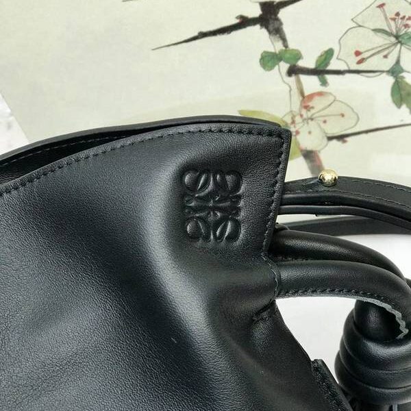 頂級高仿包包LOEWEFlamenco 迷你福袋柔軟細膩小牛皮blpj14094