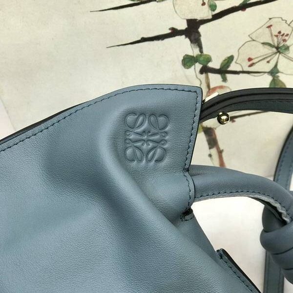高仿名牌LOEWEFlamenco 迷你福袋柔軟細膩小牛皮blpj14097