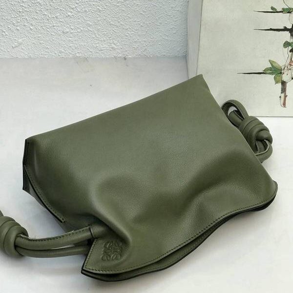 原單複製LOEWEFlamenco 迷你福袋柔軟細膩小牛皮blpj14098 11 原單複製LOEWEFlamenco 迷你福袋柔軟細膩小牛皮blpj14098