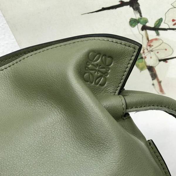 原單複製LOEWEFlamenco 迷你福袋柔軟細膩小牛皮blpj14098 13 原單複製LOEWEFlamenco 迷你福袋柔軟細膩小牛皮blpj14098