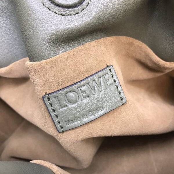原單複製LOEWEFlamenco 迷你福袋柔軟細膩小牛皮blpj14098 15 原單複製LOEWEFlamenco 迷你福袋柔軟細膩小牛皮blpj14098