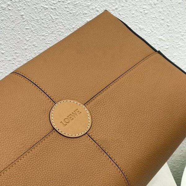 原版A貨LOEWE羅意威專櫃新品特色棕色荔枝購物包cushion tote ba進口小牛皮blpj14149