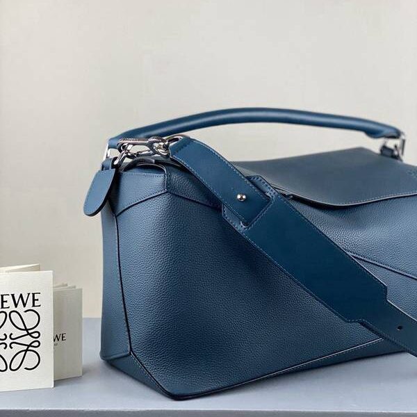 高仿精品LOEWEpuzzle36cm2020春夏款 柔軟天然牛皮blpj14192