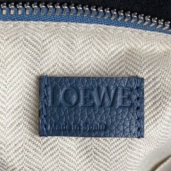 高仿精品LOEWEpuzzle36cm2020春夏款 柔軟天然牛皮blpj14192